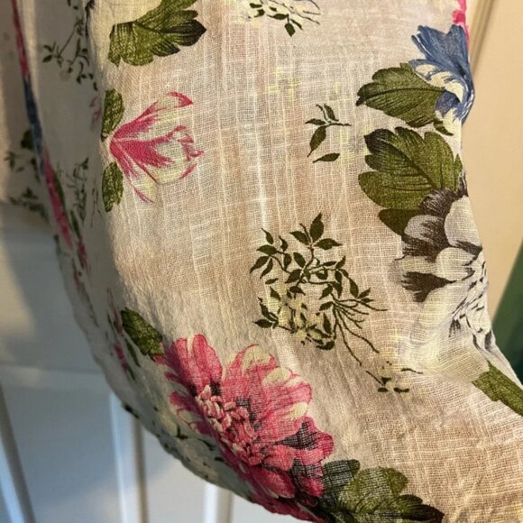 Made in Italy Sleeveless Floral Cotton Top Blouse. Size 1X Plus Size Semi-sheer - Picture 5 of 6